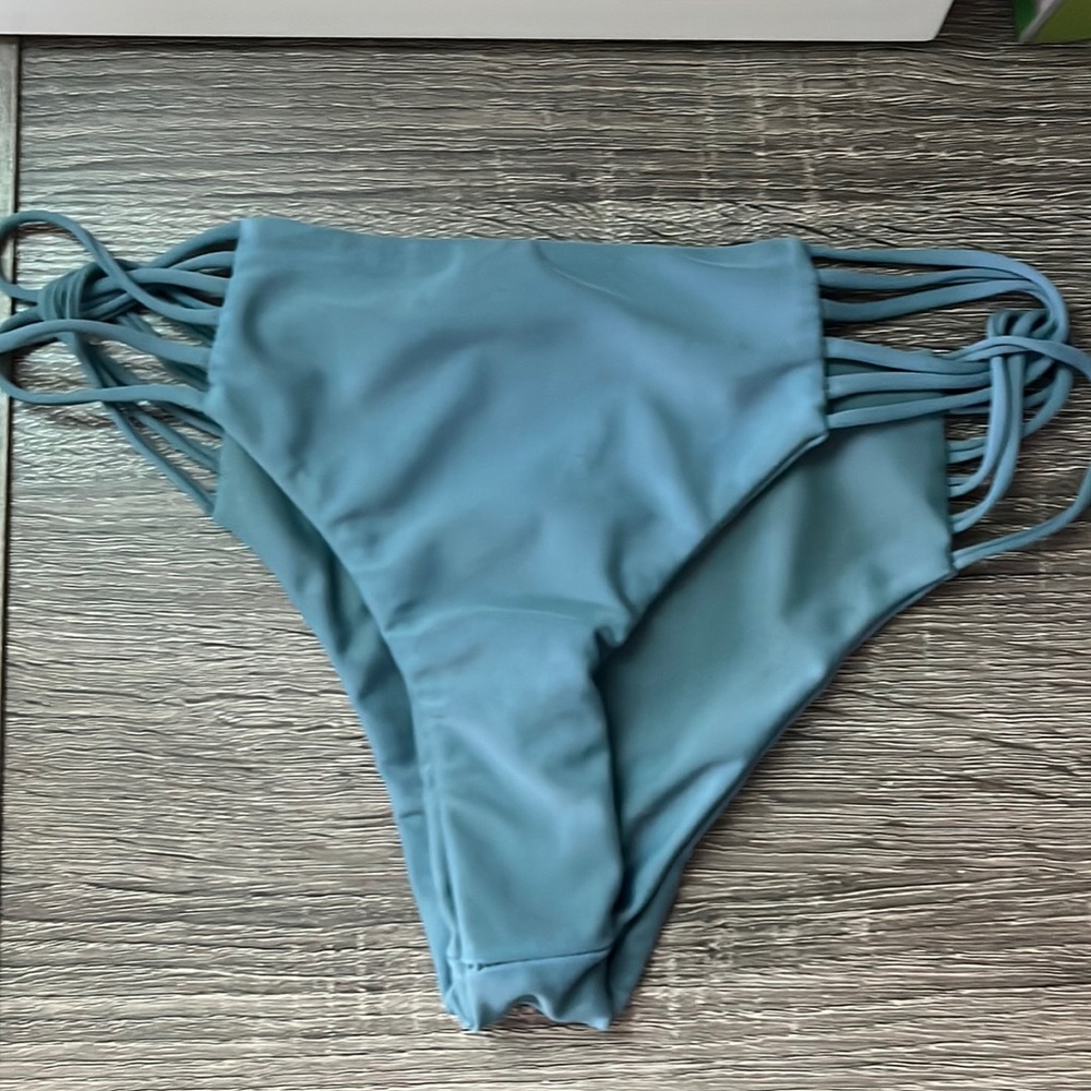 Mikoh Women’s Small bikini bottom.